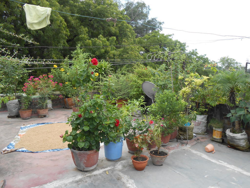 Maruti Guest House Varanasi Exterior foto