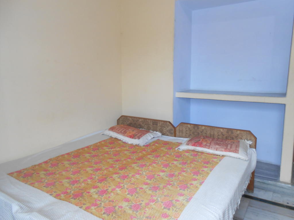 Maruti Guest House Varanasi Quarto foto