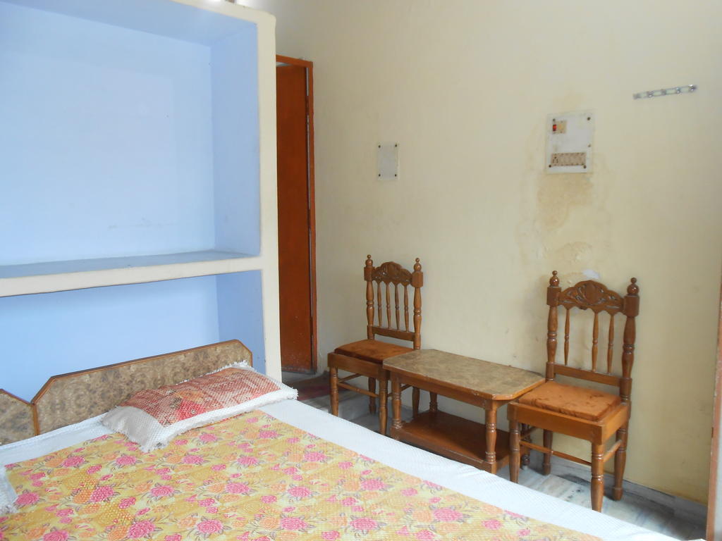 Maruti Guest House Varanasi Quarto foto